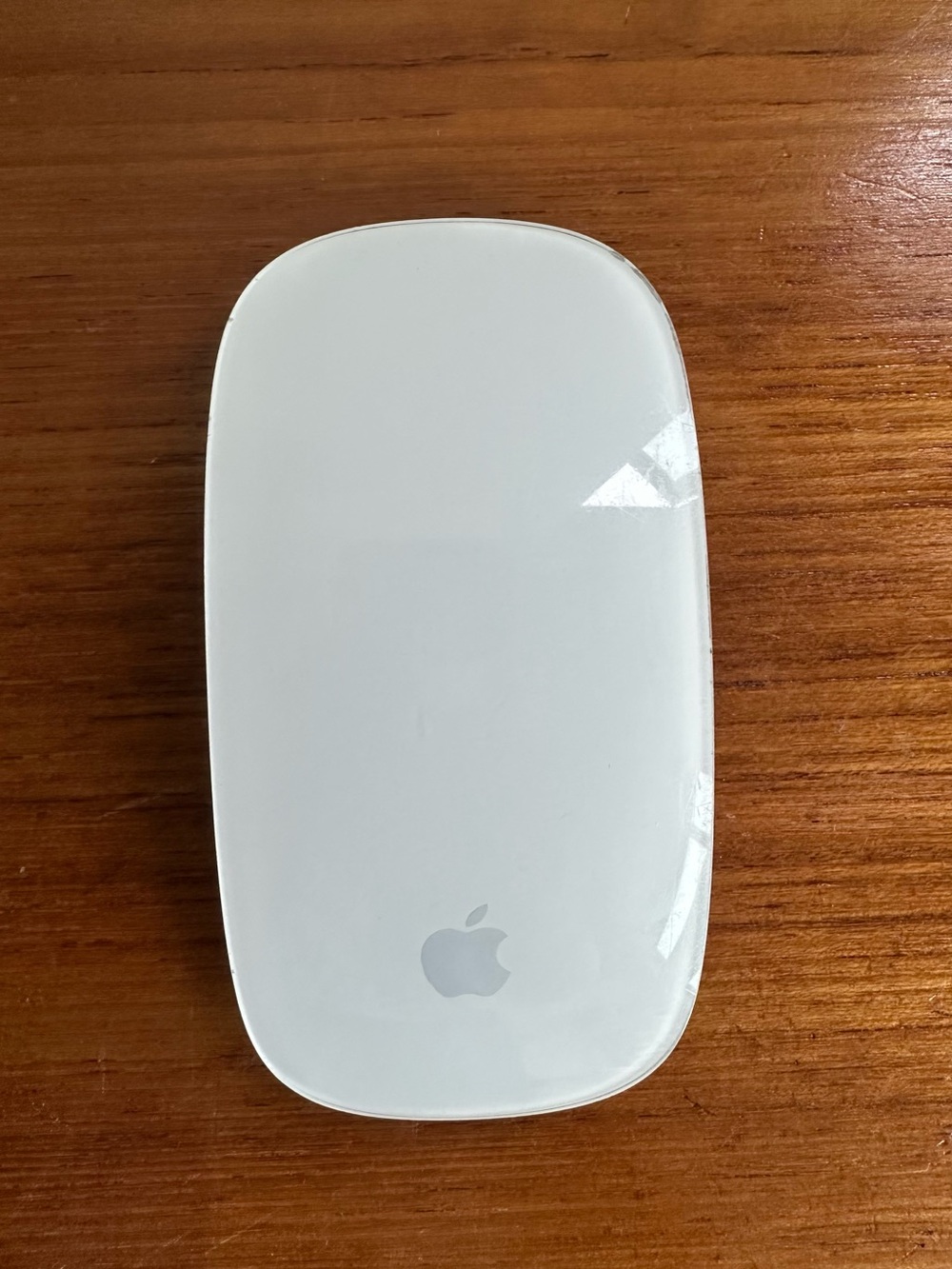 Apple White Magic Mouse - 1st Gen, Battery Powered - WORKS - Wireless Bluetooth